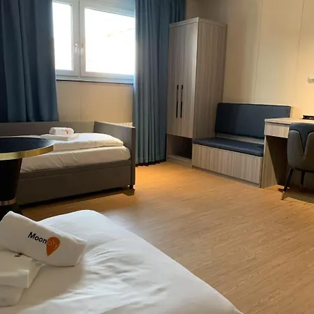Mooncity Hotel & Boardinghouse Frankfurt am Main Exterior photo