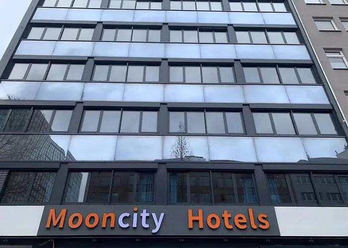 Mooncity Hotel & Boardinghouse